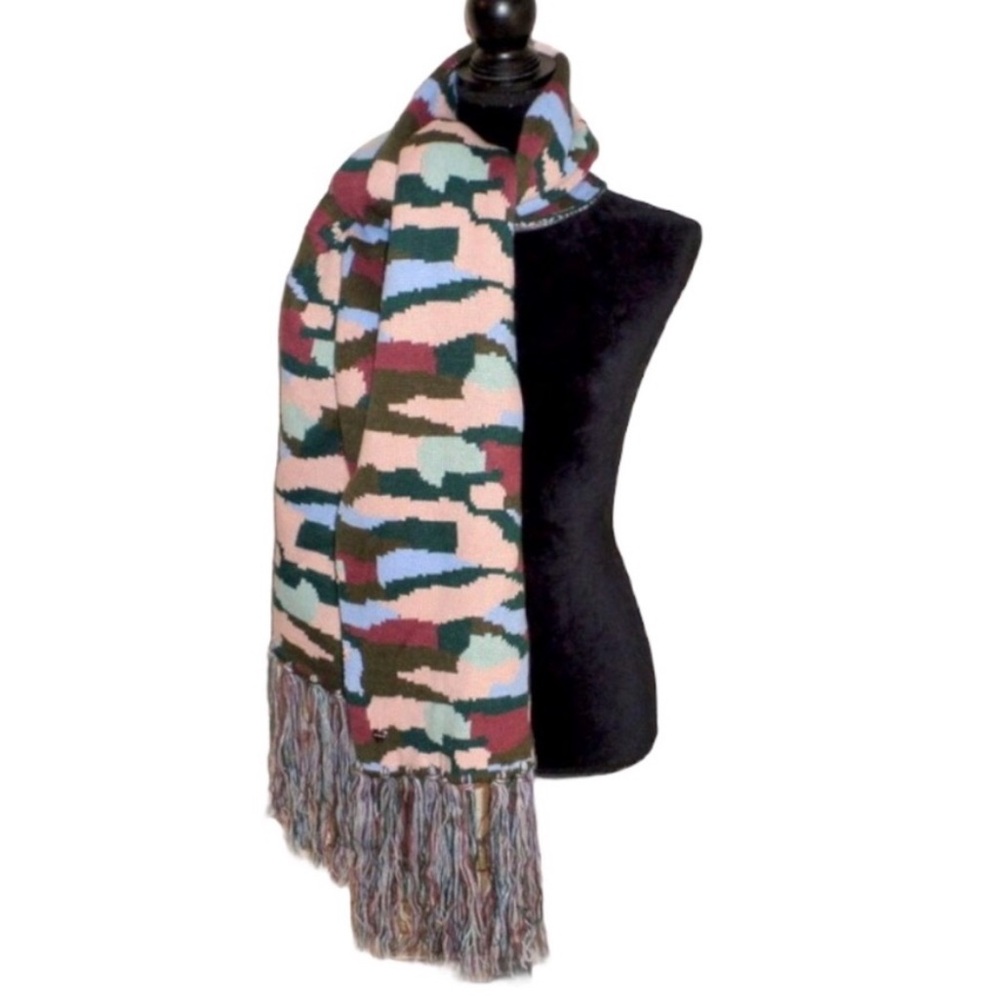 Express Pink Camo Camofluage Knit Scarf NWT